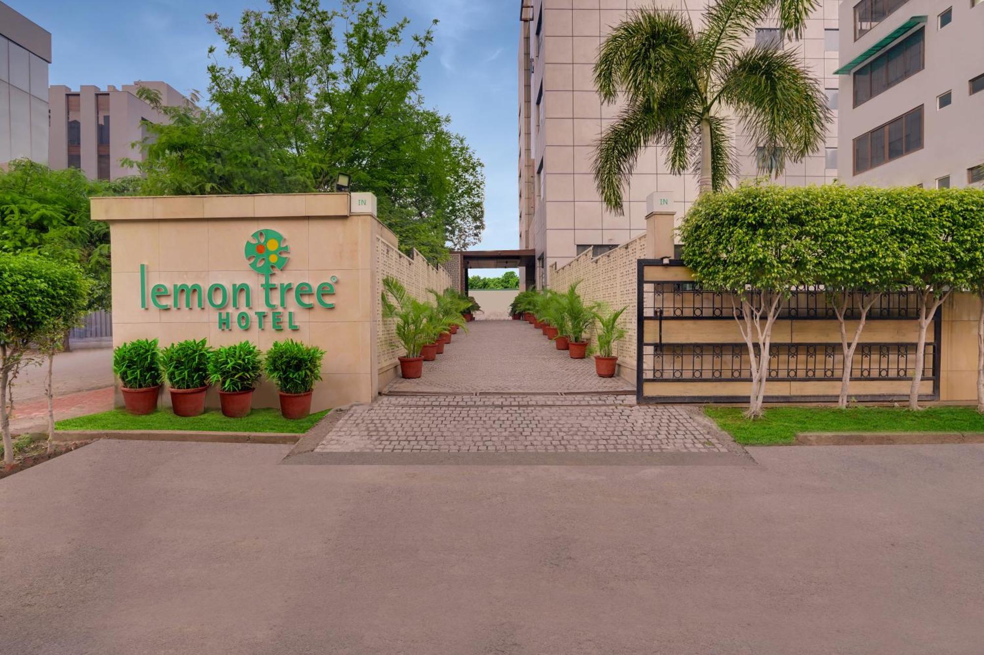 Lemon Tree Hotel, Noida Exterior foto