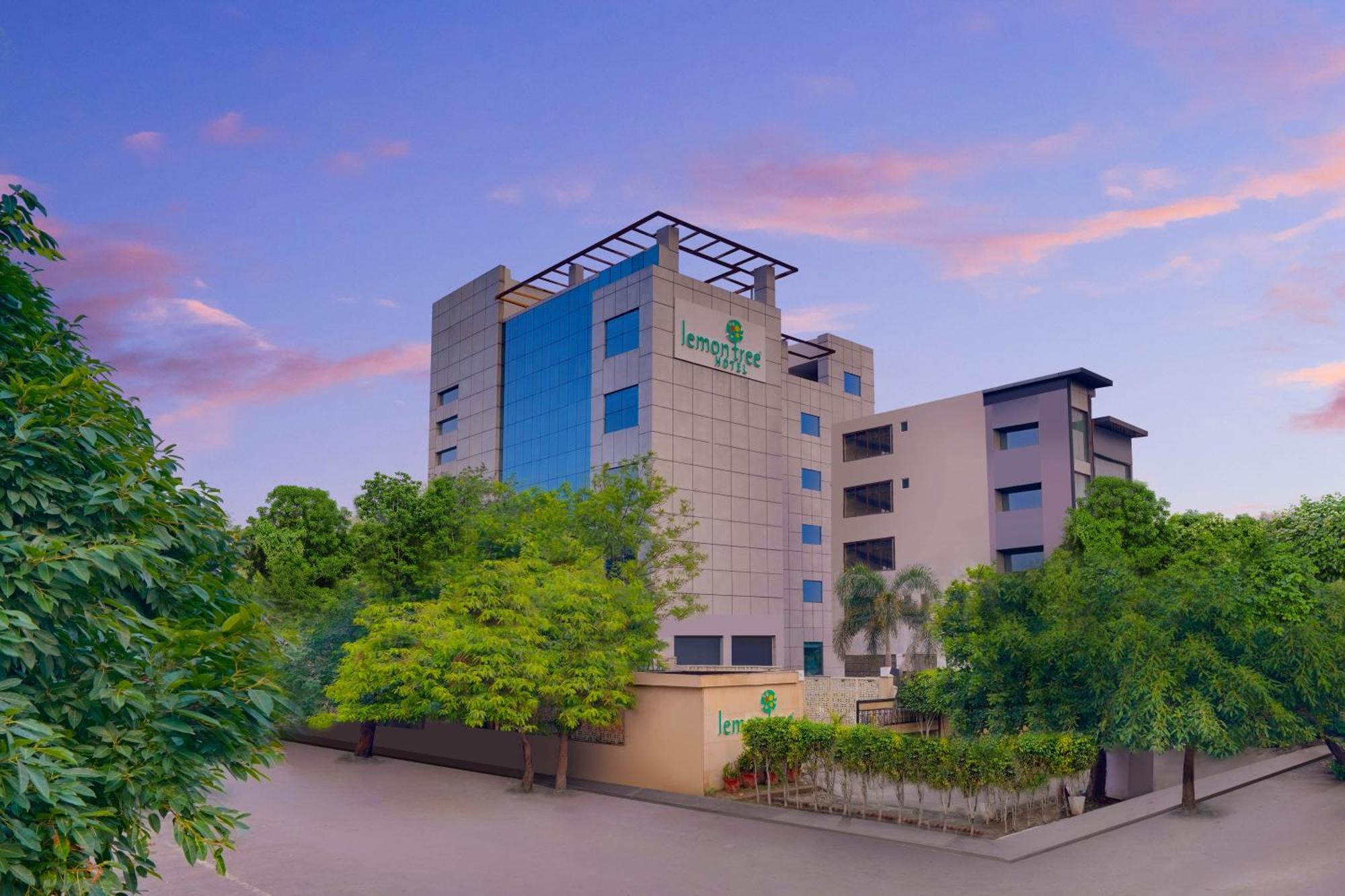 Lemon Tree Hotel, Noida Exterior foto