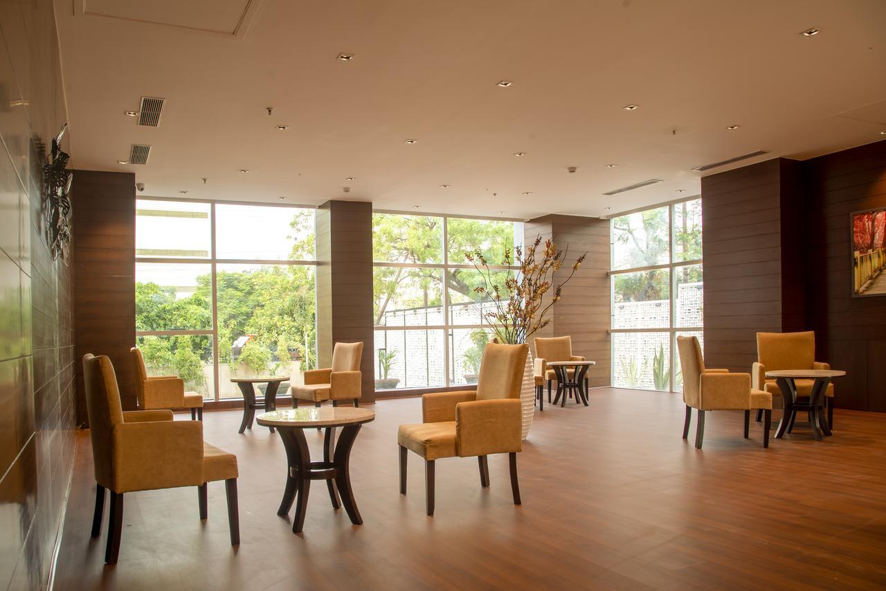 Lemon Tree Hotel, Noida Exterior foto